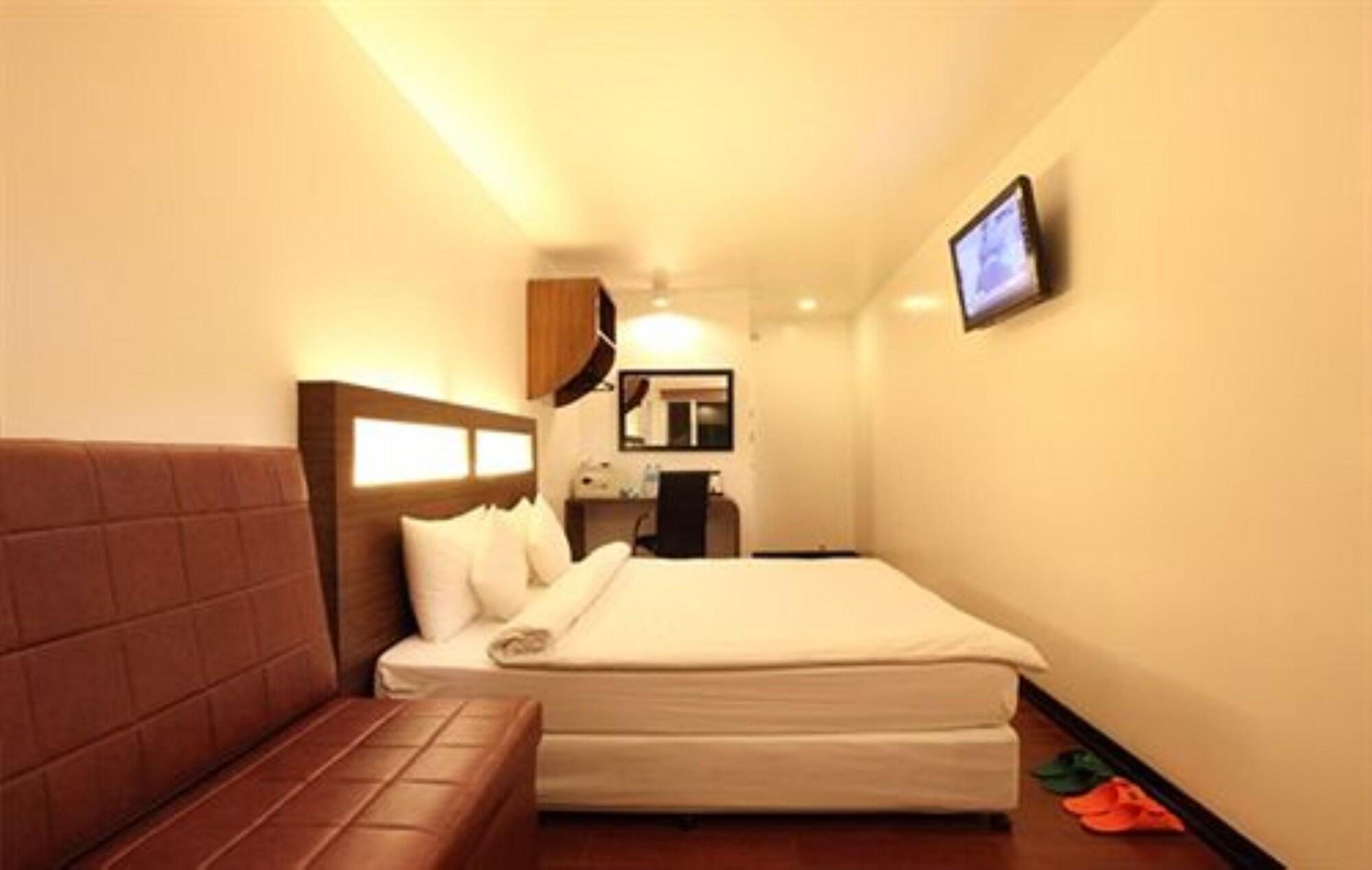 Clover City Center Hotel Yangon Exterior foto