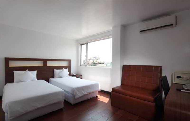 Clover City Center Hotel Yangon Exterior foto