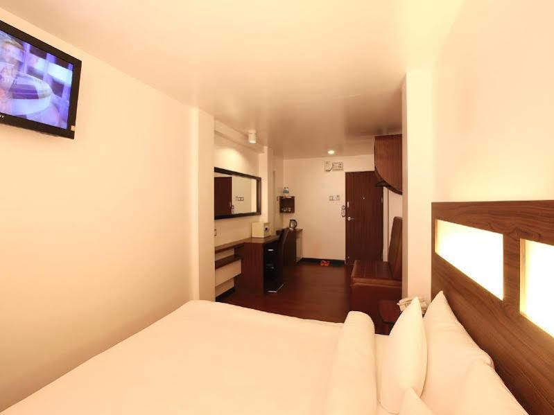 Clover City Center Hotel Yangon Exterior foto