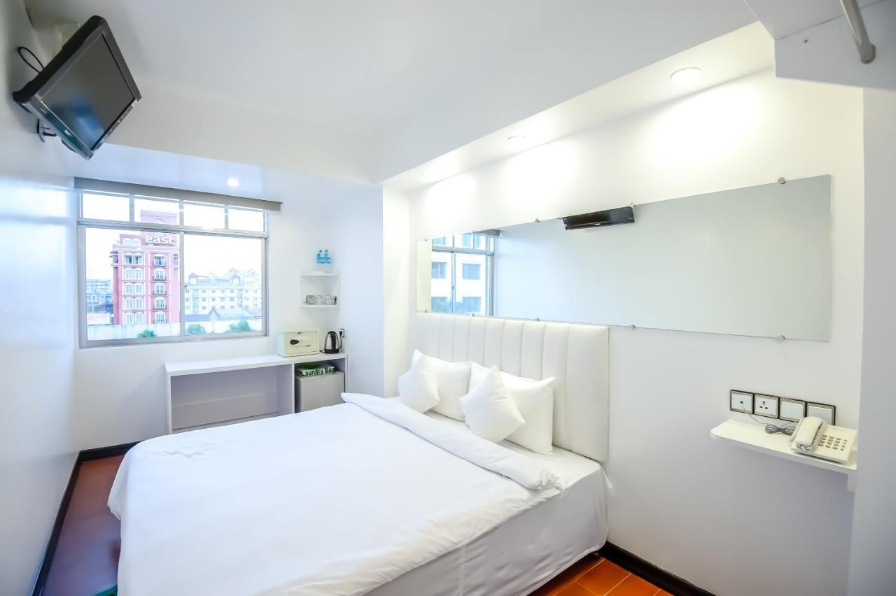 Clover City Center Hotel Yangon Exterior foto