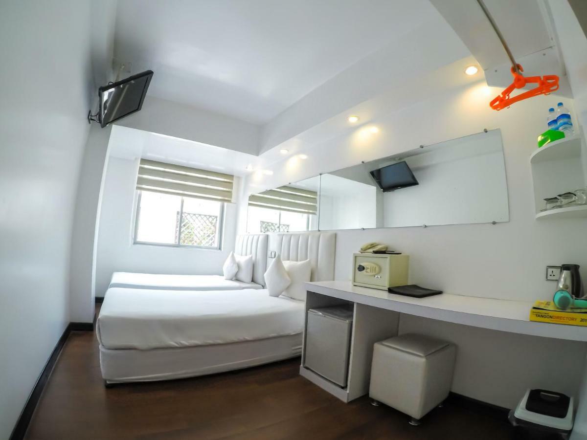 Clover City Center Hotel Yangon Exterior foto
